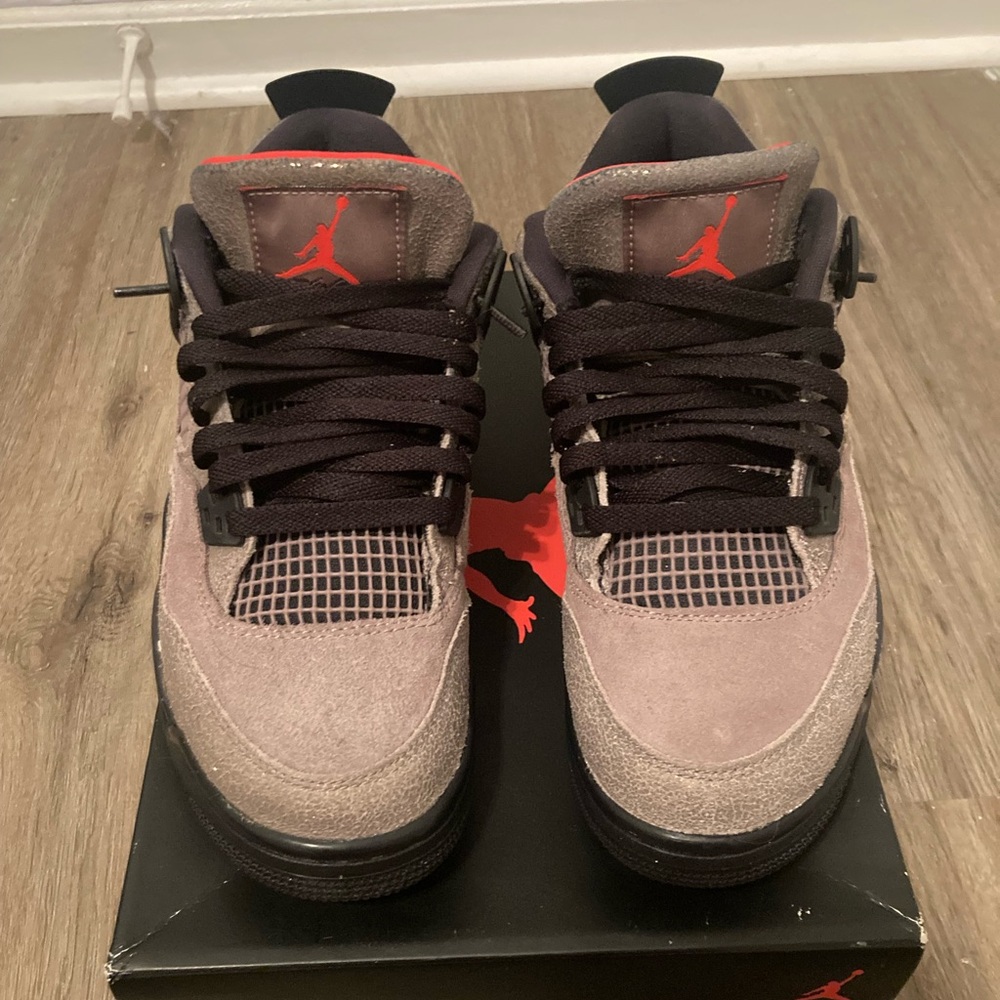 Jordan 4s taupe haze GS